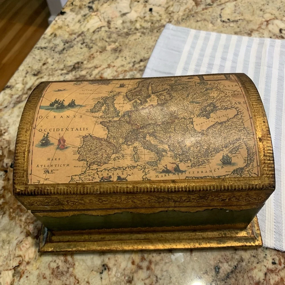 Vintage Italian Florentine Gold and Green Domed Decorative Box